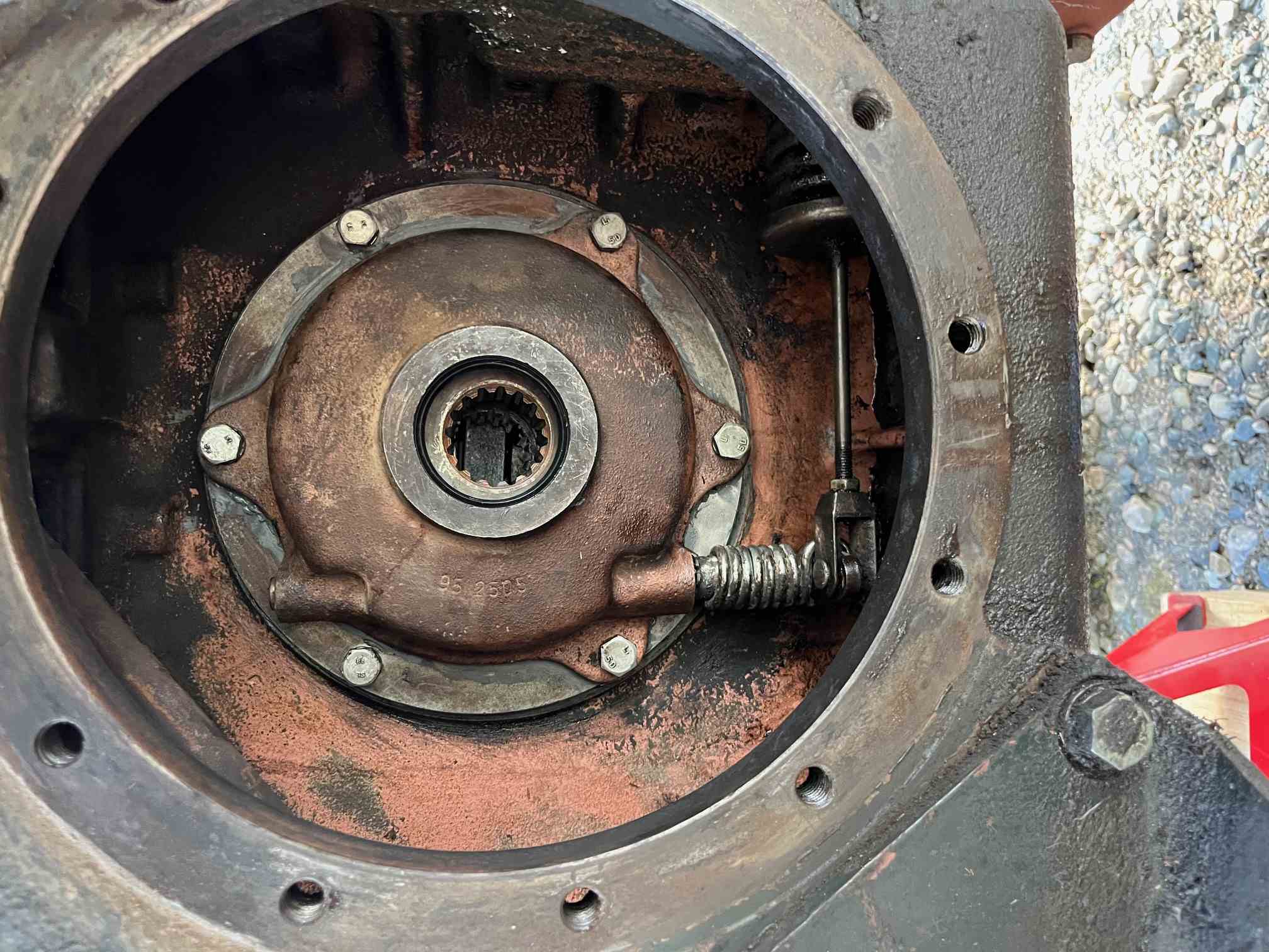 6045 perä akselitiiviste vaihdettu.jpg