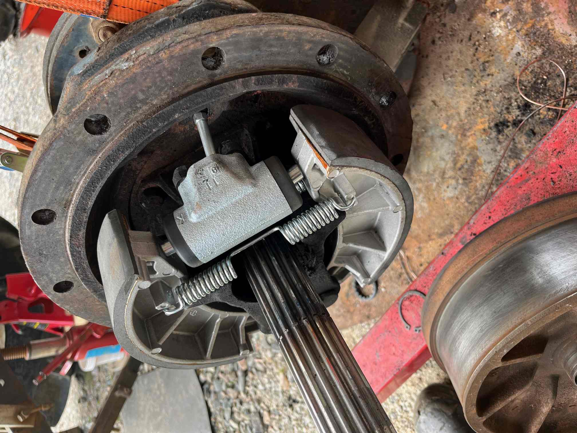 6045 perä jarrut.jpg